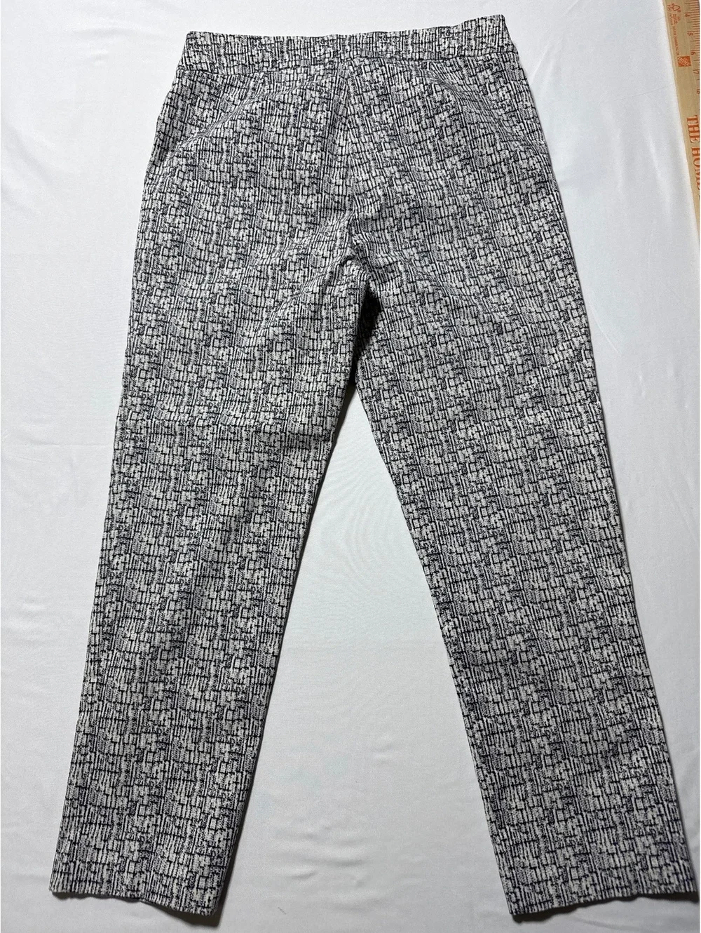 Love Scarlett Women's Size 10 Black and White Patterned Trou